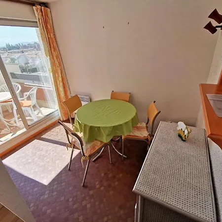 Appartement De La - 4 Personnes 4 Couchages Port Leucate. Réf: 1rp_223 Mae-4694 *